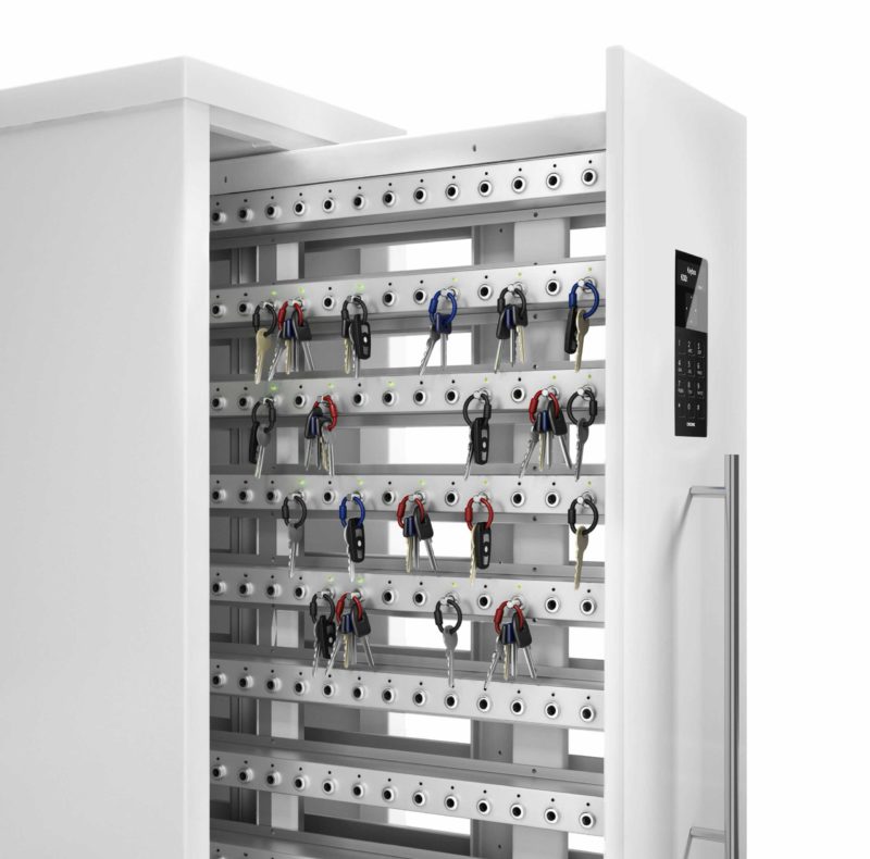 Schlüsselschrank 9600 SC der Keycontrol-Serie. Offener Schrank mit Schlüsselleisten, die die Schlüsselverwaltung organisieren.